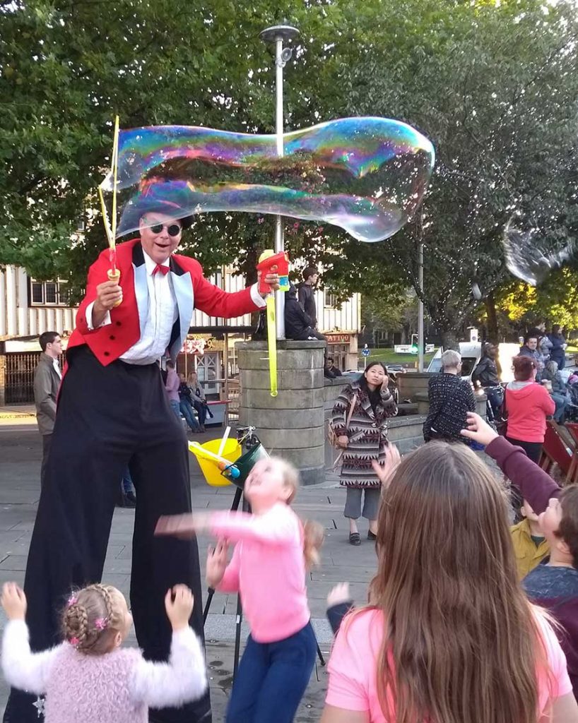 Swansea-bubbles-stilts